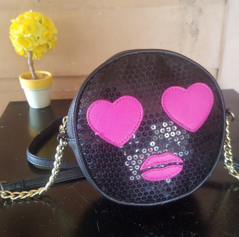 Luv betsey purse